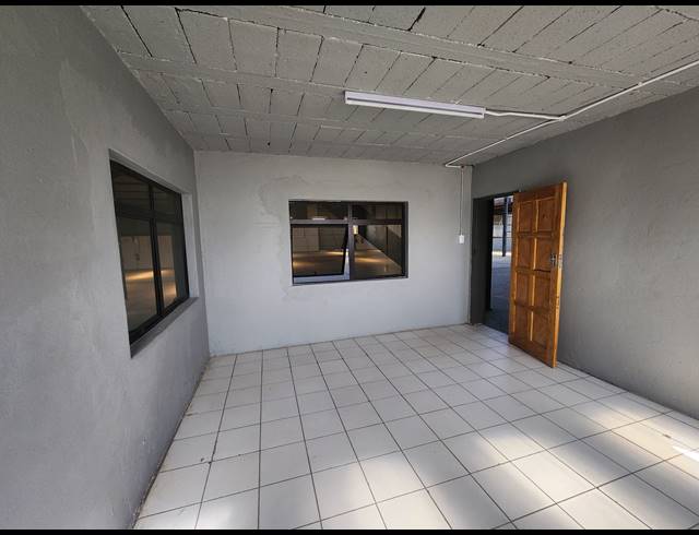 1,800M² WAREHOUSE TO LET IN WADEVILLE